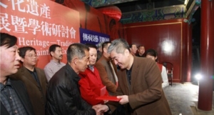 傳統(tǒng)年畫(huà)老字號(hào)齊聚恭王府 力?！胺沁z”文化根脈