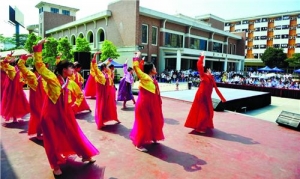 市僑中中國(guó)文化節(jié)精彩不斷潤(rùn)物無(wú)聲