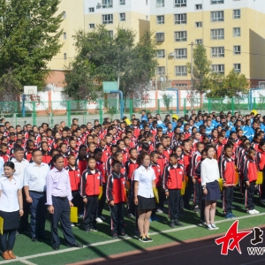 盡精微  致廣大——博樂市第五中學開學典禮用國語國學文化涵養(yǎng)學生“美麗心靈”