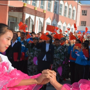 祖國在我心中——博樂市第五中學舉行“祖國在我心中：我為母親過生日”系列主題活動