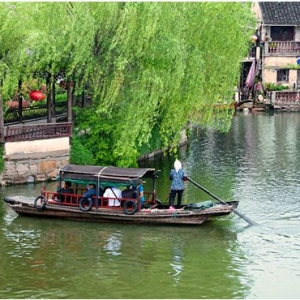 “一唱三疊”中，展示江南新聲和新態(tài)——?jiǎng)⑹苛纸淌谠谏虾＝煌ù髮W(xué)的演講
