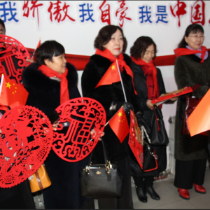 澆花澆根  育人育心——“上海文藝網(wǎng)全國(guó)校園記者聯(lián)盟新疆博樂市第五中學(xué)記者站”在博樂市第五中學(xué)國(guó)徽樓大廳隆重舉行掛牌揭幕儀式