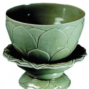 談當(dāng)代青瓷藝術(shù)收藏：千峰翠色盡芳華