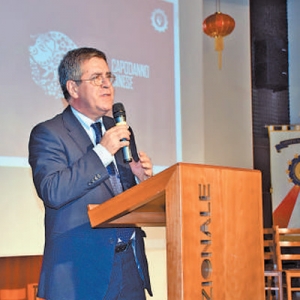 “中國的發(fā)展與我們每個(gè)人息息相關(guān)”