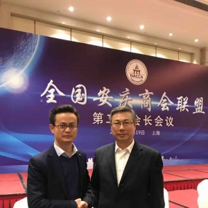 上海文藝網(wǎng)總編輯畢凌鋒受到安慶市市長陳冰冰親切接見