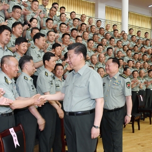 習(xí)近平：全面提高辦學(xué)育人水平 為強(qiáng)軍事業(yè)提供有力人才支持