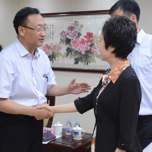 辭賦紀念碑矗立復旦大學 ——《“華東人民革命大學賦”紀念碑揭幕儀式》在復旦大學舉行，辭賦作者劉書環(huán)應邀出席