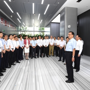 以更大力度改革開放促發(fā)展惠民生 李克強(qiáng)在上?？疾鞆?qiáng)調(diào)抓住新機(jī)遇對(duì)標(biāo)國際先進(jìn)水平