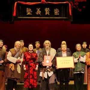 “都市新淮劇”升級！《武訓(xùn)先生》福州熱演，同行改簽看戲