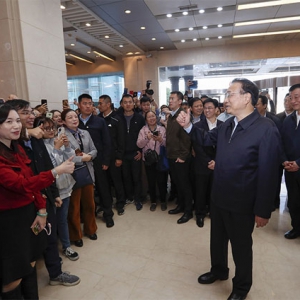 李克強新解“贛服通”：干出成效，讓老百姓干事創(chuàng)業(yè)事事順、萬事通