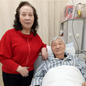 名譽(yù)副會長著名畫家戴宇飛探望劉松林會長